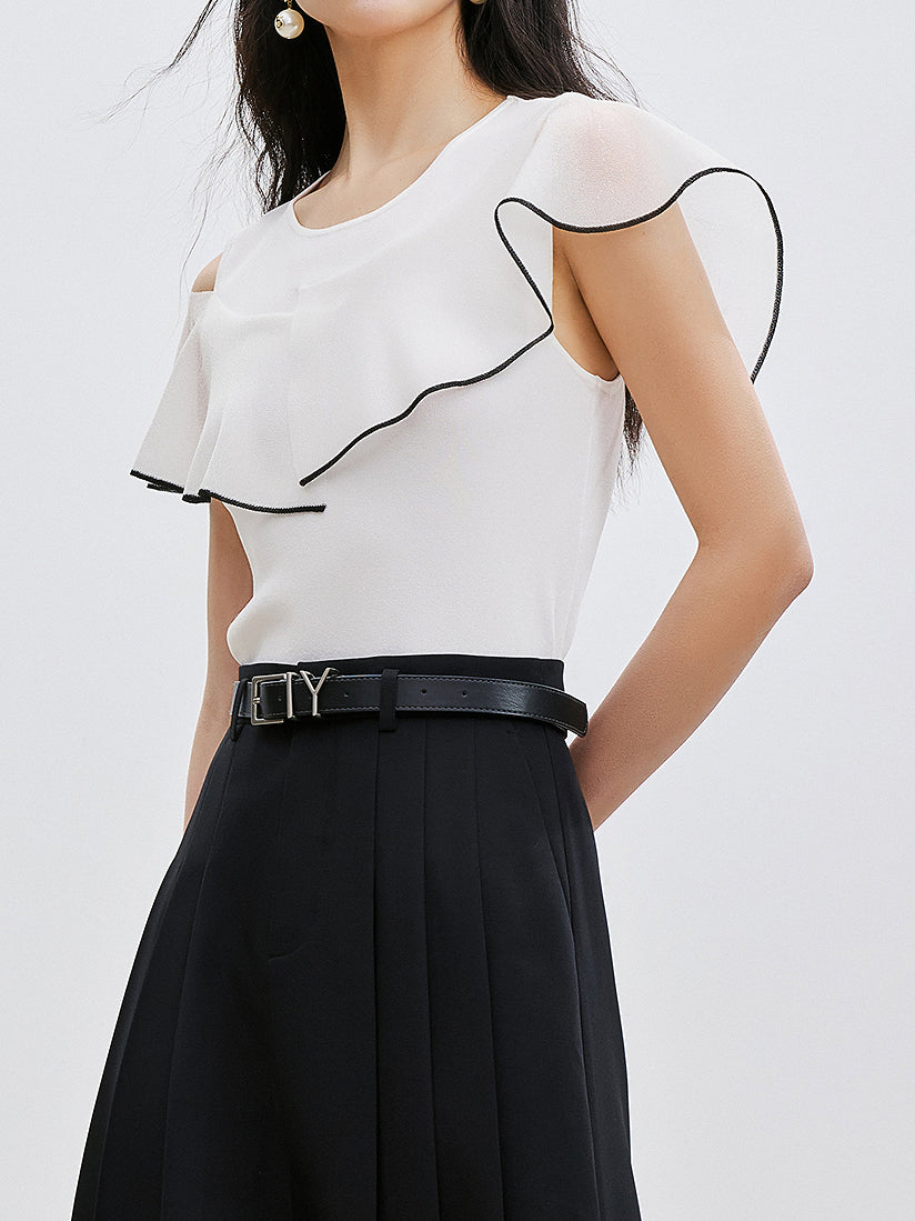 Color-coordinated asymmetrical frill knit in 2 colors